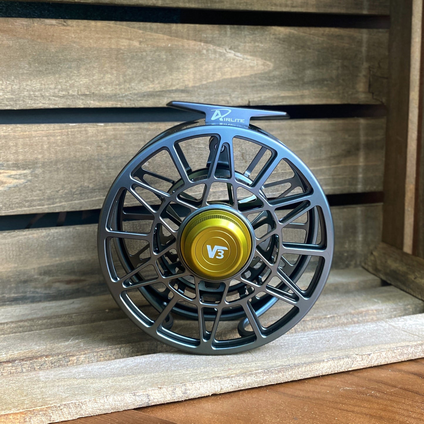 The Airlite V3 reel combines exceptional performance with a strikingly modern aesthetic. Designed by the team behind Ross Reels in Montrose, Colorado, its sealed, saltwater-resistant drag system provides smooth, reliable stopping power while maintaining impressively low start-up inertia to safeguard lighter tippets.